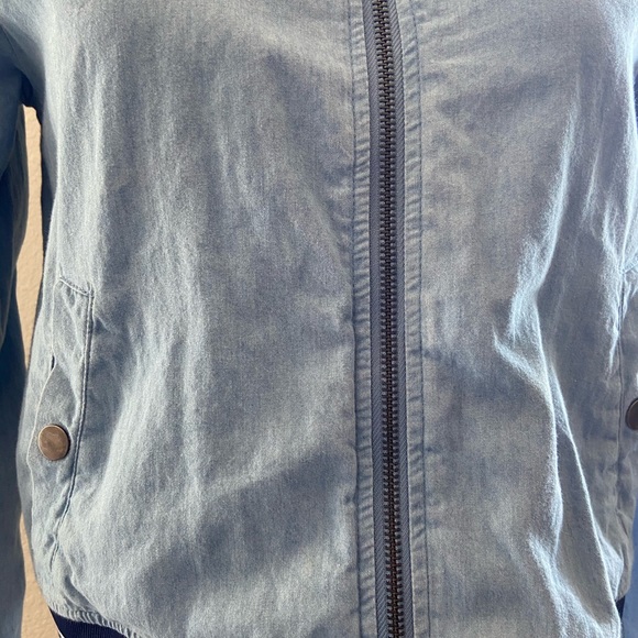 Jean jacket - Picture 2 of 4